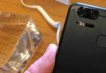 Смартфон Asus ZenFone 3 Zoom дешёвым не будет