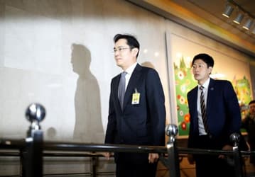 Вице-президент Samsung Electronics и фактический глава Samsung Group Ли Джей обвиняется во взяточничестве