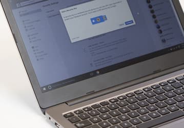В Facebook появилась возможность использовать USB-накопитель в качестве электронного ключа