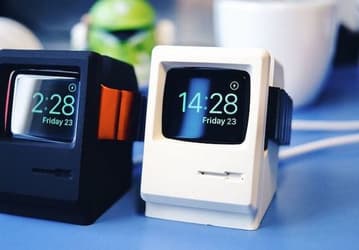 Зарядное устройство Elago W3 для Apple Watch выполнено в форме компьютера Macintosh 128K