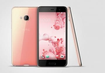 Смартфон HTC U Play похож на старшую модель внешне, но не по параметрам