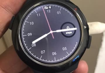 Опубликованы новые изображения умных часов HTC Halfbeak