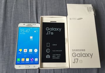 Samsung намерена реализовать в новом году 100 млн смартфонов семейства Galaxy J