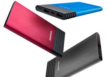 Портативный аккумулятор Adata X7000, напоминающий смартфон, может заряжать два устройства одновременно