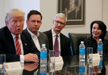Apple построит три больших завода в США
