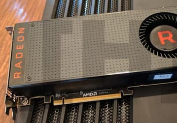 Фото дня: референсный образец 3D-карты AMD Radeon RX Vega