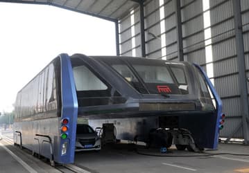 Проект китайского автобуса TEB, двигающегося над автомобилями, оказался аферой