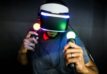 Sony пока не имеет планов по выпуску гарнитуры PS VR нового поколения