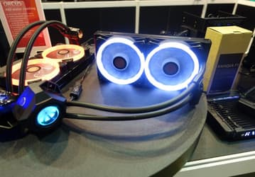 Резервуар и вентиляторы СВО Raijintek Orcus украшены подсветкой 