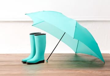 Зонтик Xiaomi Huayang Ultra-Light Umbrella благодаря использованию углеволокна весит всего 85 г