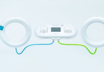 Sony Toio — набор маленьких роботов, который можно назвать конструктором нового поколения
