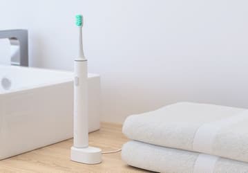 Электрическая зубная щётка Xiaomi Mi Ultrasonic Toothbrush оценивается в 29 долларов