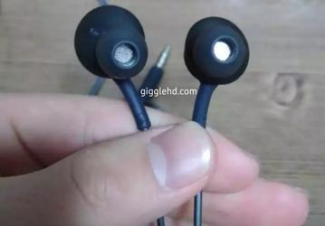 Появились фотографии наушников AKG, которые будут идти в комплекте со смартфонами Samsung Galaxy S8