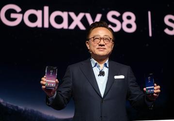 Ожидается, что Samsung Galaxy S8 будет включать не только Bixby, но и Google Assistant