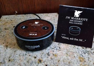 Компания Marriott International выбирает для своих отелей между голосовыми помощниками Amazon Alexa и Apple Siri