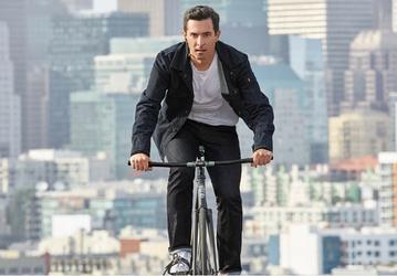 Умная куртка, созданная Google и Levi's, появится в продаже этой осенью