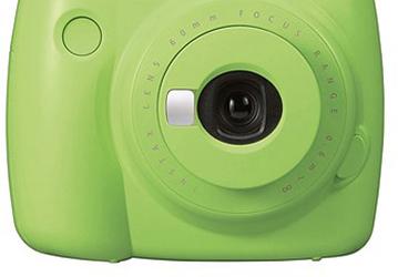Ассортимент Fujifilm пополнила камера моментальной печати instax mini 9