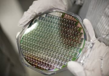 SK Hynix рассматривает возможность выделения контрактного полупроводникового производства в дочернее предприятие
