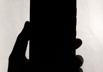 Безрамочный смартфон Essential Products может получить выдвижную камеру с углом обзора 360° [Обновлено]