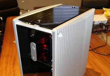 Боковые стенки компьютерного корпуса Streacom DB6 служат радиаторами для CPU и GPU