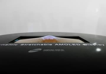 На этой неделе Samsung покажет первый в мире растягивающийся дисплей