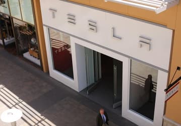 Компания Tesla названа в числе потенциальных покупок Apple