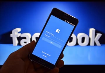 Facebook увеличит штат модераторов на 3000 человек после череды случаев насилия в онлайн-трансляциях