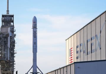 Первые спутники SpaceX для обеспечения доступа в Сеть будут выведены на орбиту в 2019 году