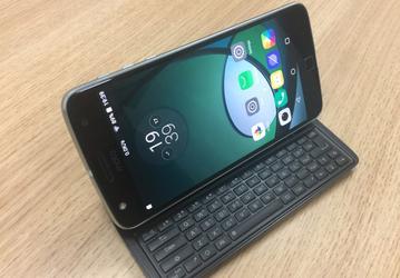 Создатели модуля Physical Keyboard Mod для смартфонов Moto Z успешно собрали на Indiegogo 100 000 долларов