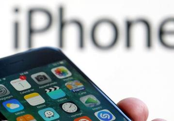 По данным Deutsche Bank, смартфон iPhone с экраном OLED в этом году не выйдет