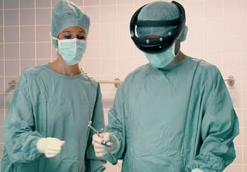 Scopis представила платформу для использования очков Microsoft HoloLens при операциях на позвоночнике