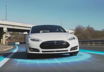 Tesla будет использовать видеоролики, записанные ее электромобилями, для улучшения системы автопилота
