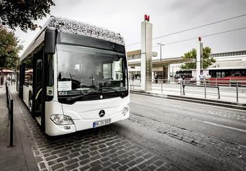 В следующем году Mercedes-Benz выпустит электрическую версию своего самого популярного городского автобуса