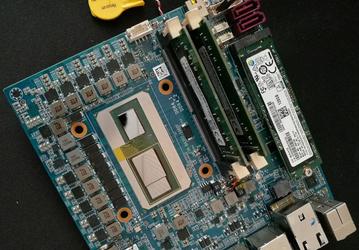 Фото дня: системная плата мини-ПК Intel NUC на процессоре Core H с графическим ядром AMD
