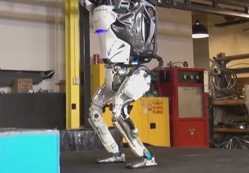 Видео дня: робот Boston Dynamics Atlas делает сальто назад