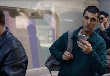 Samsung опубликовала рекламный ролик Galaxy Note8, в котором указываются недостатки смартфонов iPhone