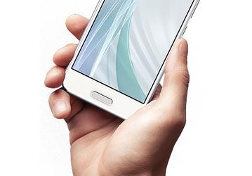 Sharp Aquos R Compact — самый компактный безрамочный смартфон, оснащённый экраном диагональю менее пяти дюймов