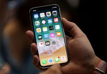 Первые обзоры смартфона iPhone X показывают, что камера TrueDepth всё-таки не так всесильна, как описывала Apple