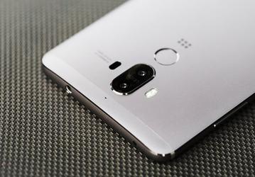 Huawei сумела продать более 100 млн смартфонов за первые три квартала текущего года