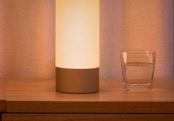 Умный светильник Xiaomi Bedside Lamp предлагается за 38 долларов