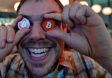 Курс Bitcoin превысил $6000