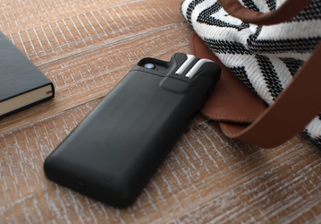 PodCase — чехол с аккумулятором для смартфонов iPhone, который способен зарядить и наушники AirPods