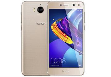 Смартфон Honor 6 Play, работающий под управлением Android 7.0, оценивается всего в 90 долларов