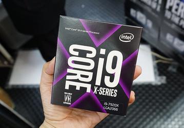 Процессоры Intel Core i9-7920X наконец-то поступили в продажу, но пока далеко не везде