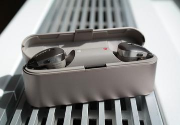 Полностью беспроводные наушники Sony WF-1000X не порадуют автономностью, но выделяются настраиваемой системой шумоподавления