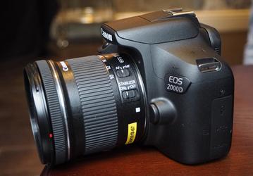 Представлена зеркальная камера начального уровня Canon EOS 2000D 