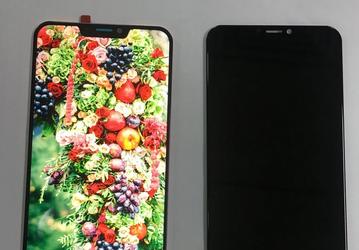 Экран смартфона Doogee V, который напоминает iPhone X, запечатлен на официальной фотографии