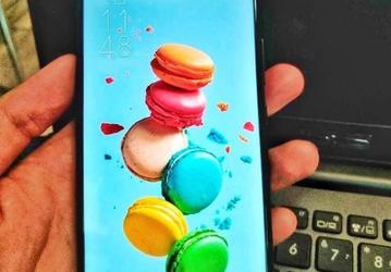 Появилось живое фото смартфона Asus Zenfone 5, который очень похож на iPhone X