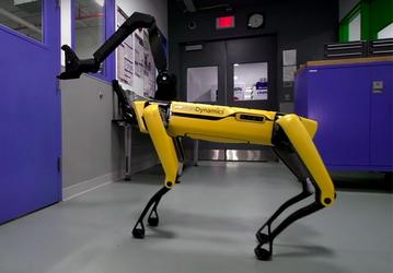 Видео дня: «побег» роботов Boston Dynamics из закрытого помещения