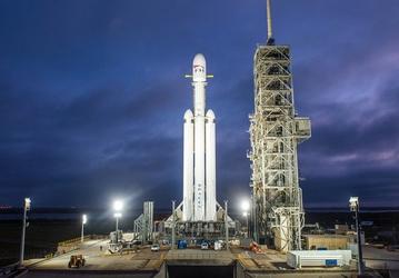 SpaceX успешно запустила ракету Falcon Heavy